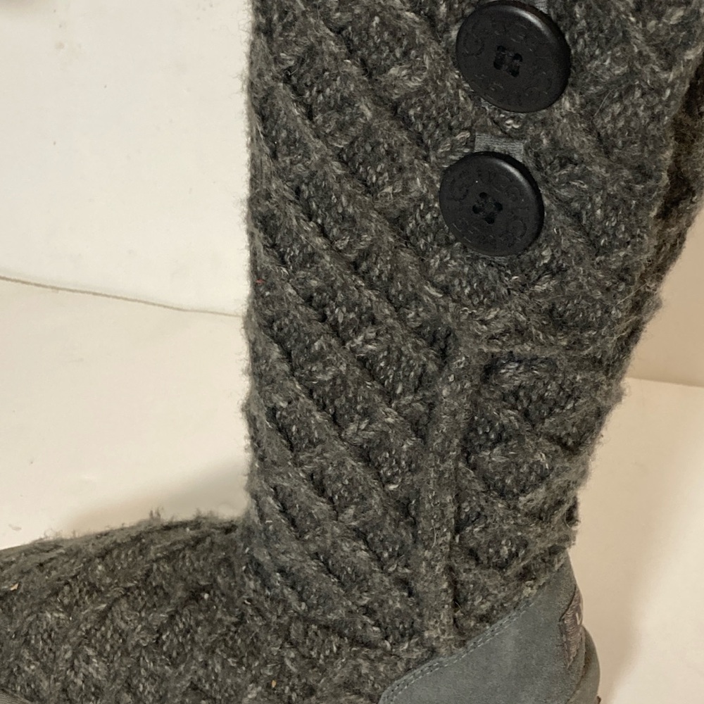 UGG Women’s Lattice Cardy Knit Sweater Gray Tall Boots Sz 8 - Picture 8 of 9